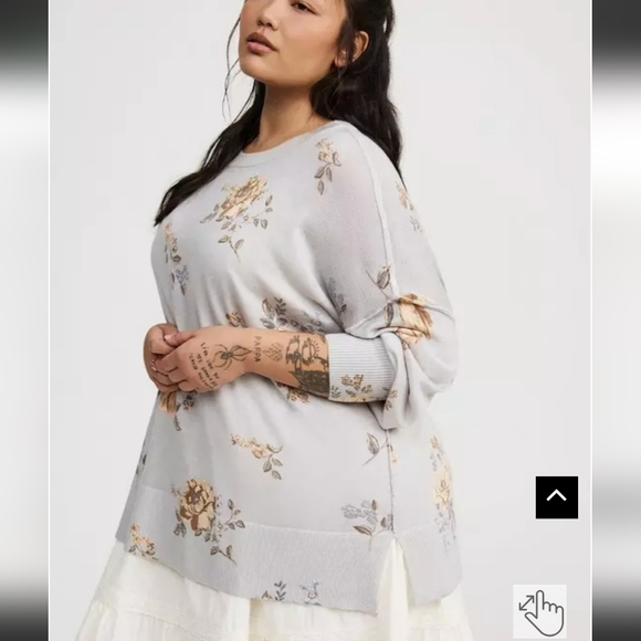 Torrid Light Gray Sweater with Cream Floral Accents - Picture 3 of 7